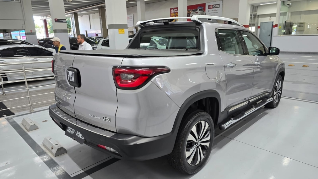 fiat toro 2.0 16v turbo diesel volcano 4wd at9 4p automatico 202313