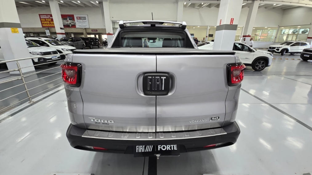 fiat toro 2.0 16v turbo diesel volcano 4wd at9 4p automatico 202314