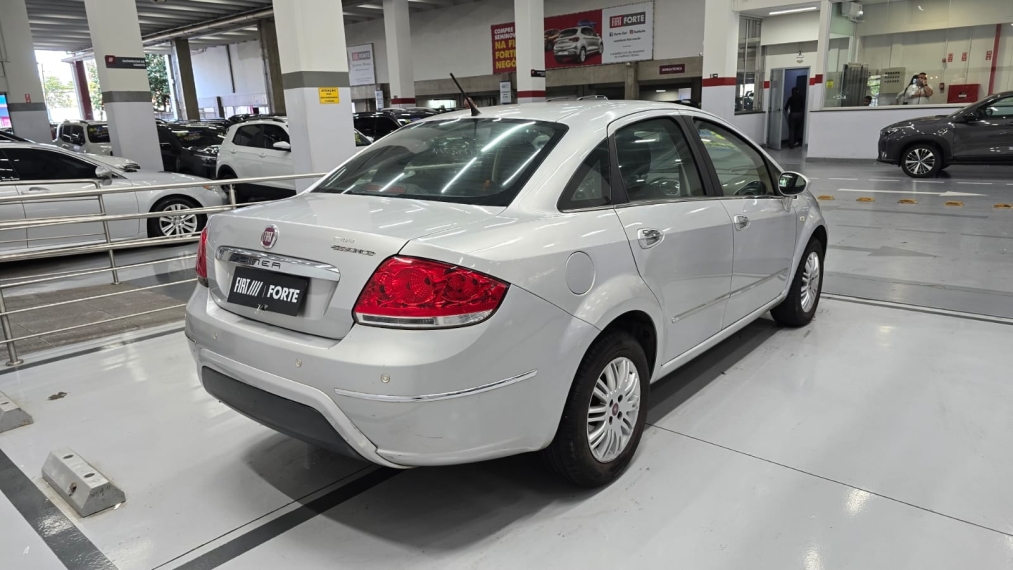 fiat linea 1.8 essence 16v flex 4p manual 201613