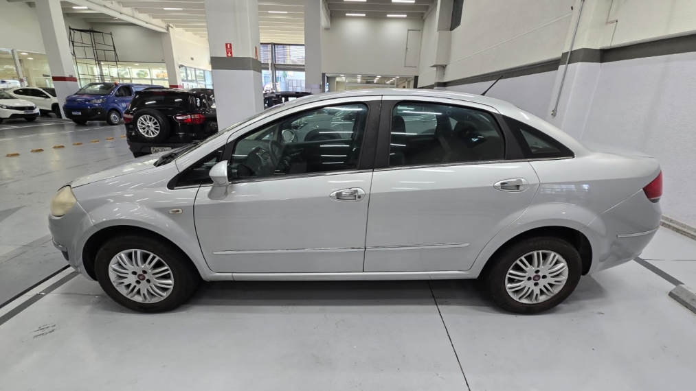 fiat linea 1.8 essence 16v flex 4p manual 20165