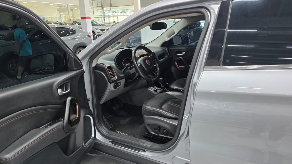 fiat toro 2.0 16v turbo diesel volcano 4wd at9 4p automatico 20206