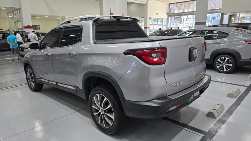 fiat toro 2.0 16v turbo diesel volcano 4wd at9 4p automatico 202015