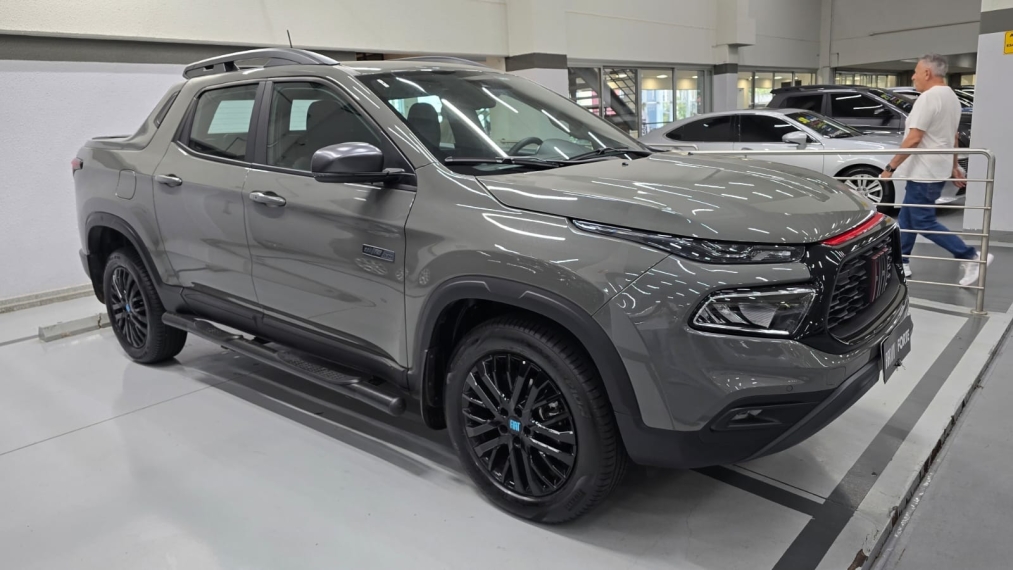 fiat toro 1.3 turbo 270 flex ultra at6 4p automatico 20253
