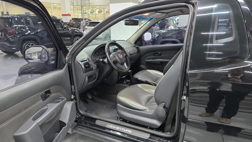 fiat strada 1.8 mpi adventure ce 16v flex 2p automatizado automatico 20156