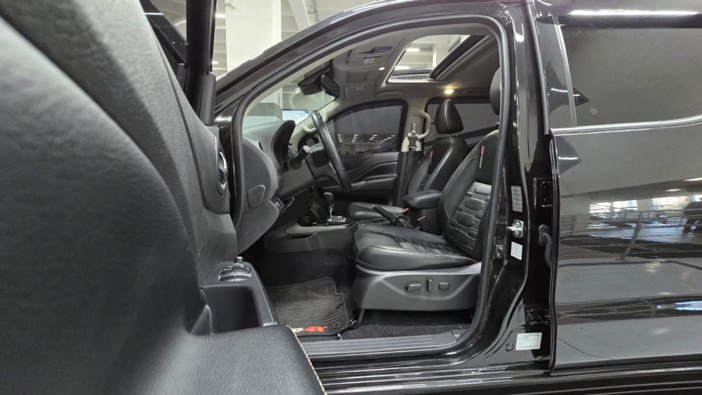 nissan frontier 2.3 16v turbo diesel pro4x cd 4x4 automatico 4p 202410