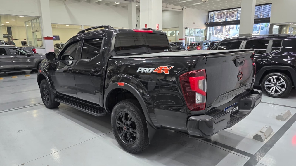 nissan frontier 2.3 16v turbo diesel pro4x cd 4x4 automatico 4p 202416