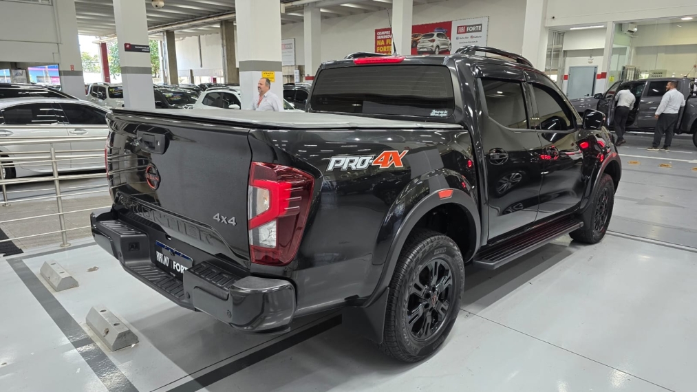 nissan frontier 2.3 16v turbo diesel pro4x cd 4x4 automatico 4p 202414