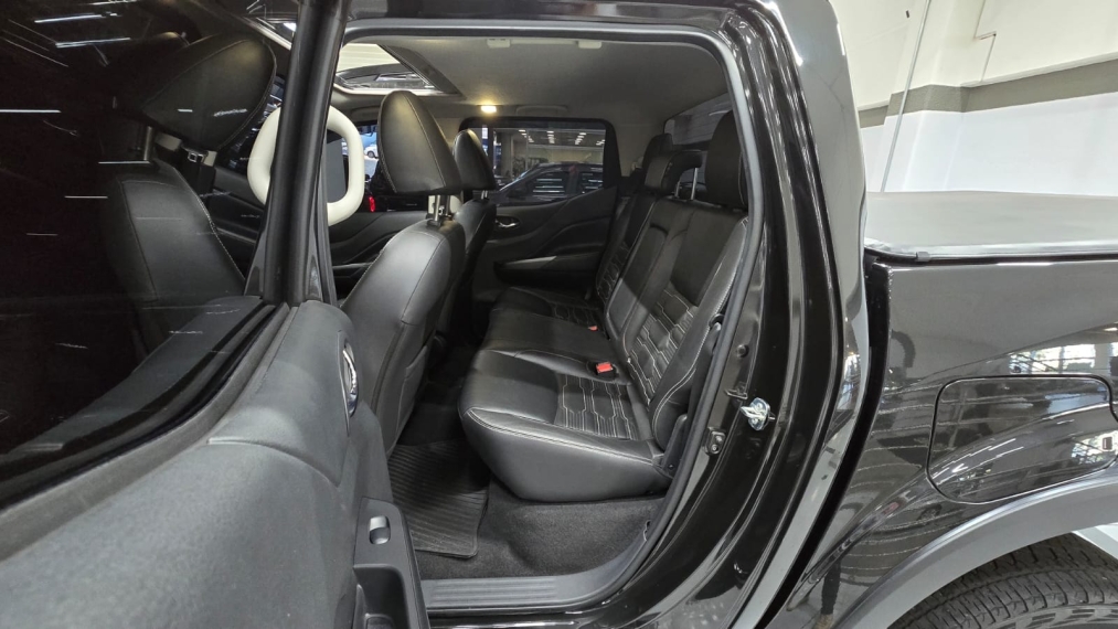 nissan frontier 2.3 16v turbo diesel pro4x cd 4x4 automatico 4p 202413