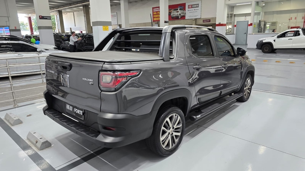 fiat strada 1.3 firefly flex volcano cd cvt 4p automatico 202313
