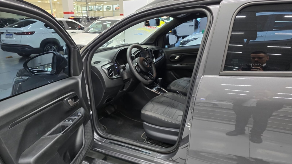 fiat strada 1.3 firefly flex volcano cd cvt 4p automatico 20236