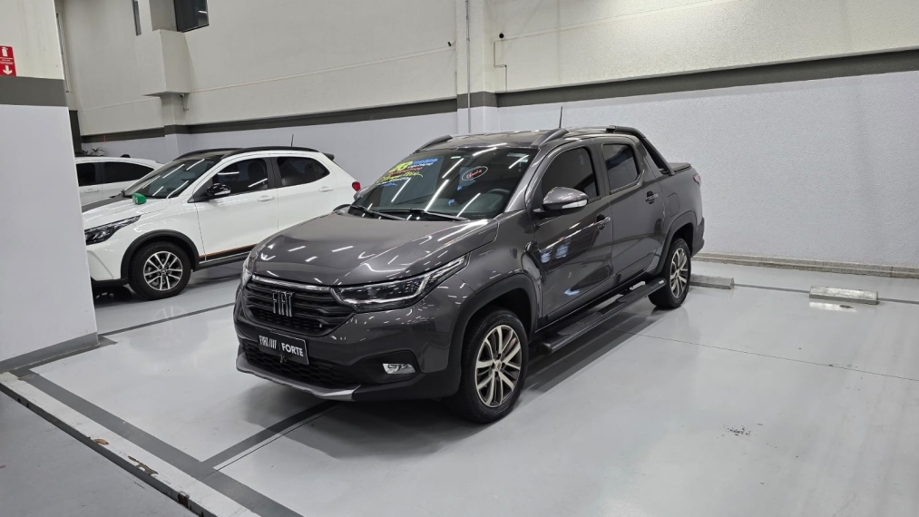 fiat strada 1.3 firefly flex volcano cd cvt 4p automatico 20231