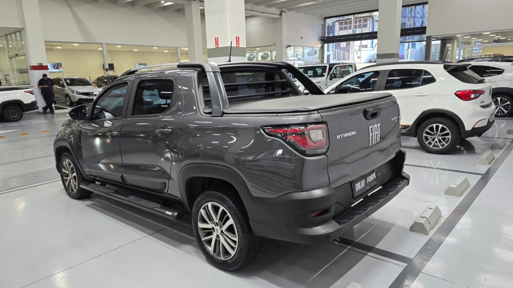 fiat strada 1.3 firefly flex volcano cd cvt 4p automatico 202315