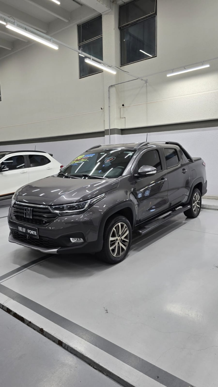fiat strada 1.3 firefly flex volcano cd cvt 4p automatico 2023