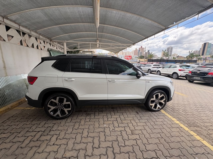 volkswagen taos 1.4 250 tsi total flex highline automatico 4p 202513