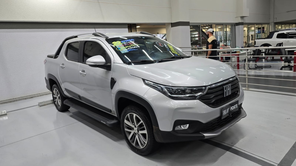 fiat strada 1.3 firefly flex volcano cd cvt 4p automatico 20223