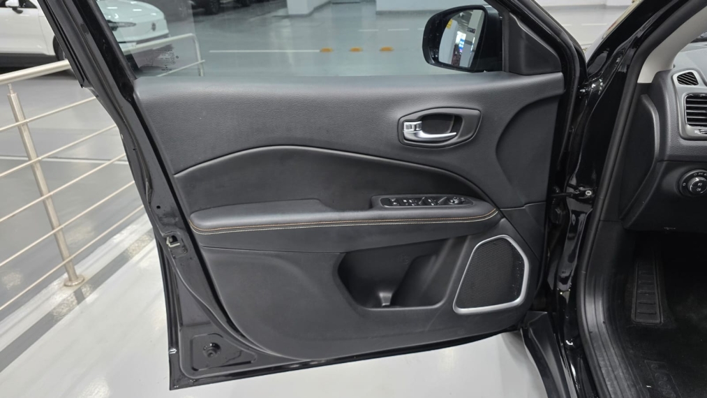 jeep compass 2.0 16v flex longitude automatico 4p 20179