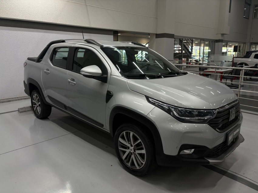 fiat strada 1.3 firefly flex volcano cd cvt 4p automatico 20243