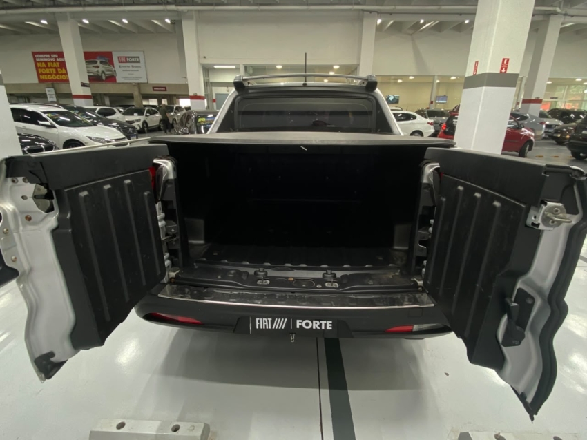 fiat toro 1.8 16v evo flex freedom at6 4p automatico 201716