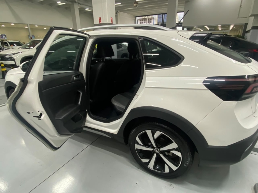 volkswagen nivus 1.0 200 tsi total flex highline automatico 4p 202110