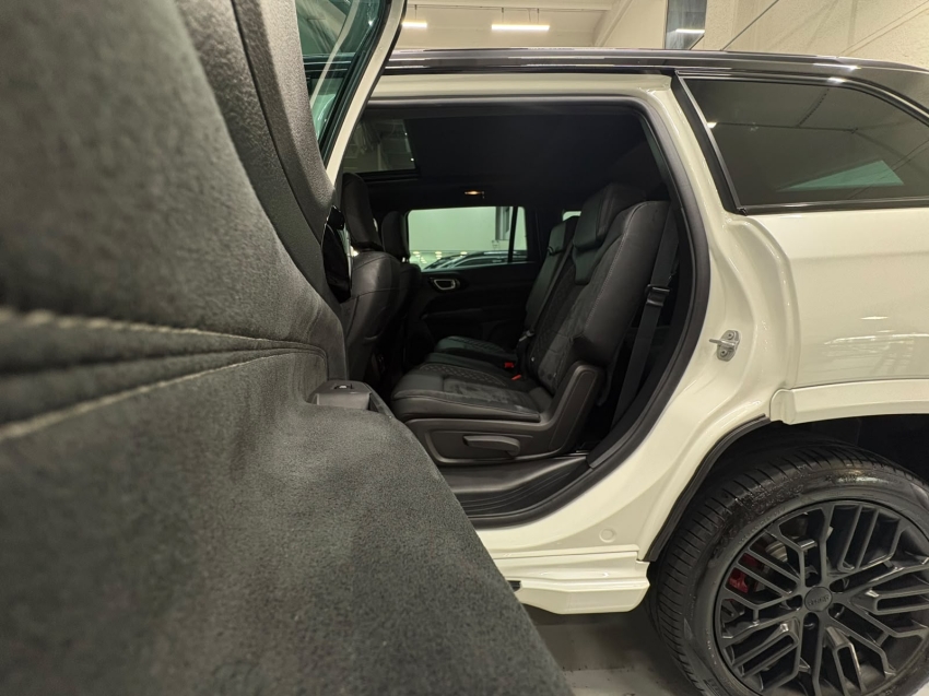 jeep commander 2.0 hurricane 4 turbo gasolina blackhawk at9 4p automatico 202613