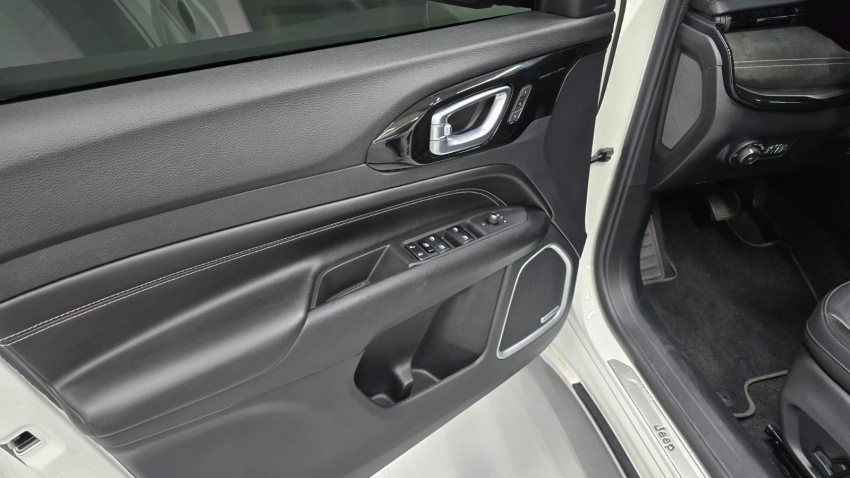 jeep commander 2.0 hurricane 4 turbo gasolina blackhawk at9 flex 4p automatico 20259