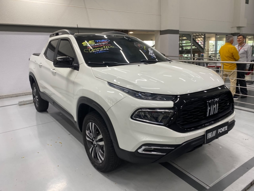 fiat toro 1.3 turbo 270 flex freedom at6 4p automatico 20253