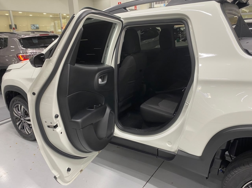 fiat toro 1.3 turbo 270 flex freedom at6 4p automatico 202512