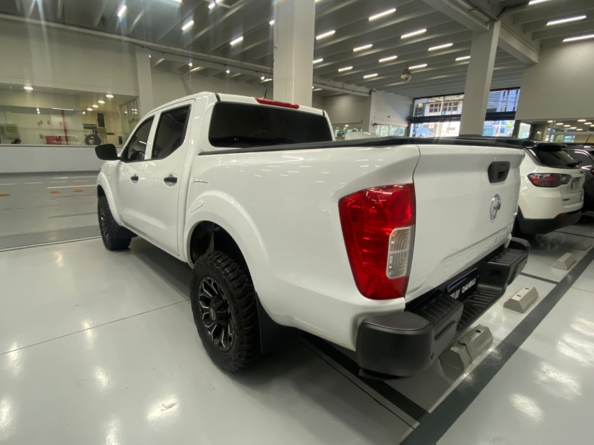 nissan frontier 2.3 16v turbo diesel s cd 4x4 manual 4p automatico 202315