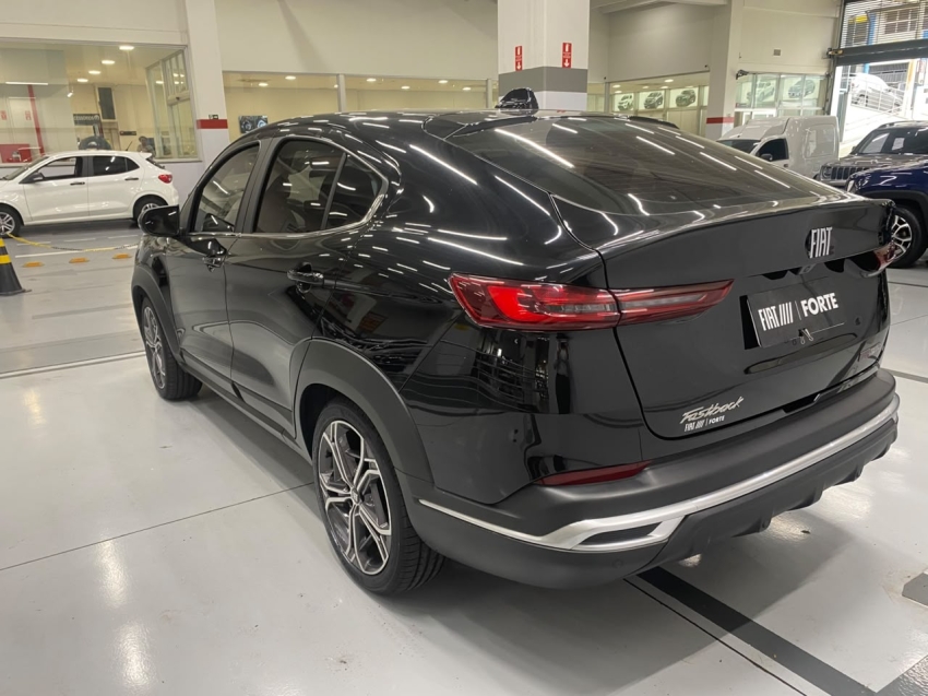 fiat fastback 1.3 turbo 270 flex abarth at6 4p automatico 202415