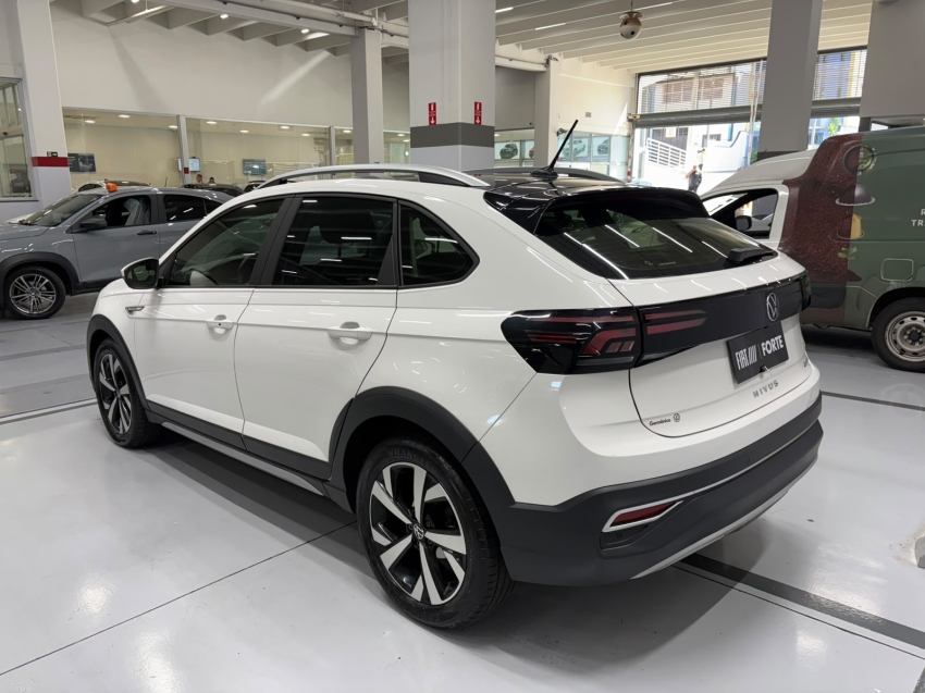 volkswagen nivus 1.0 200 tsi total flex highline automatico 4p 202415