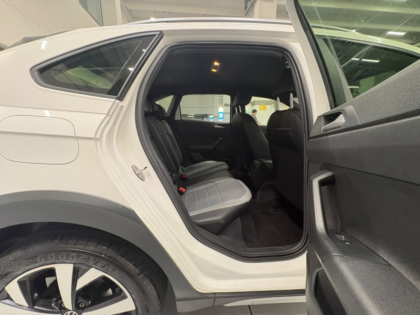 volkswagen nivus 1.0 200 tsi total flex highline automatico 4p 202411