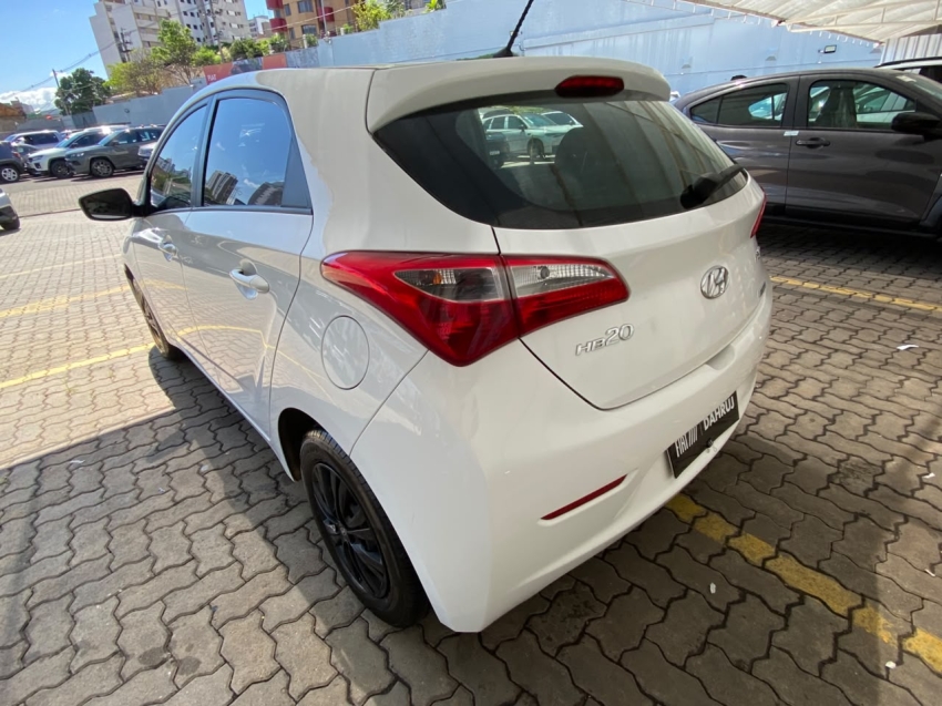hyundai hb20 1.6 comfort plus 16v flex 4p automatico 201515