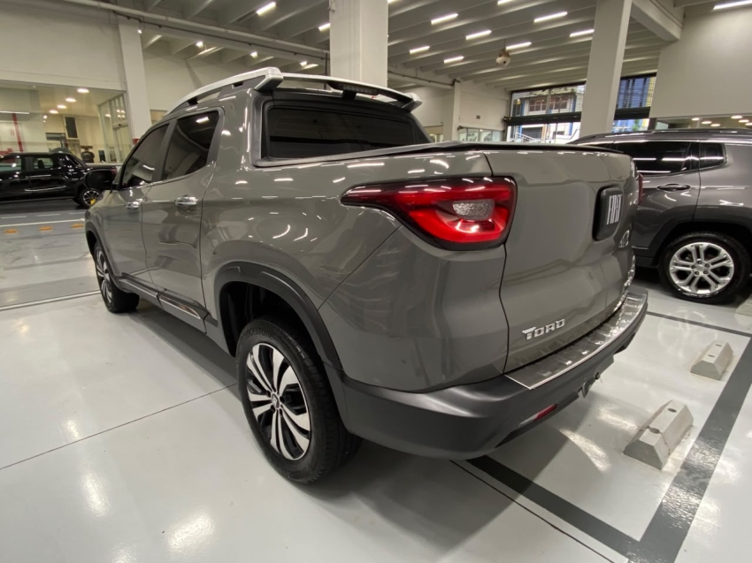 fiat toro 1.3 turbo 270 flex volcano at6 4p automatico 202515