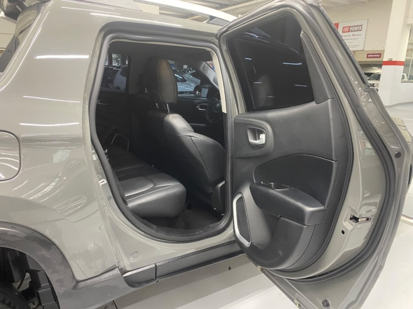 fiat toro 1.3 turbo 270 flex volcano at6 4p automatico 202511