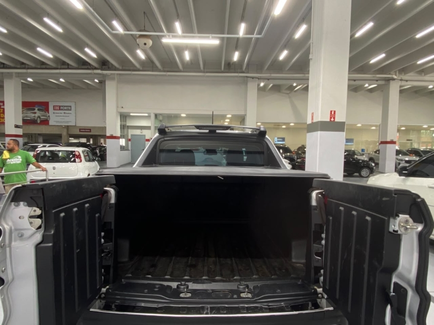 fiat toro 2.4 16v multiair flex freedom at9 4p automatico 201715