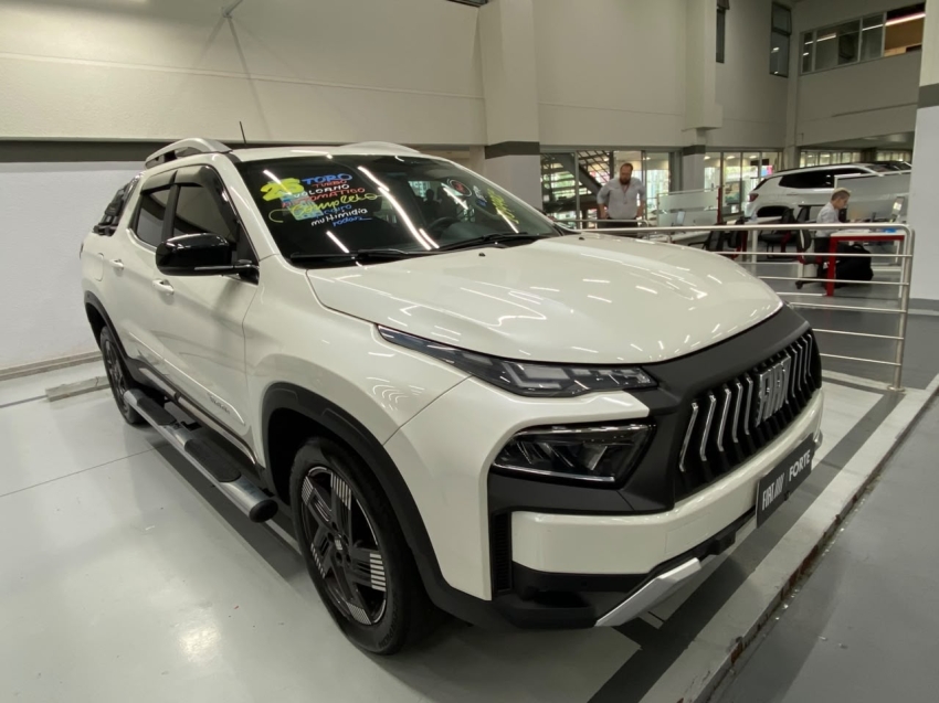 fiat toro 1.3 turbo 270 flex volcano at6 4p automatico 20263