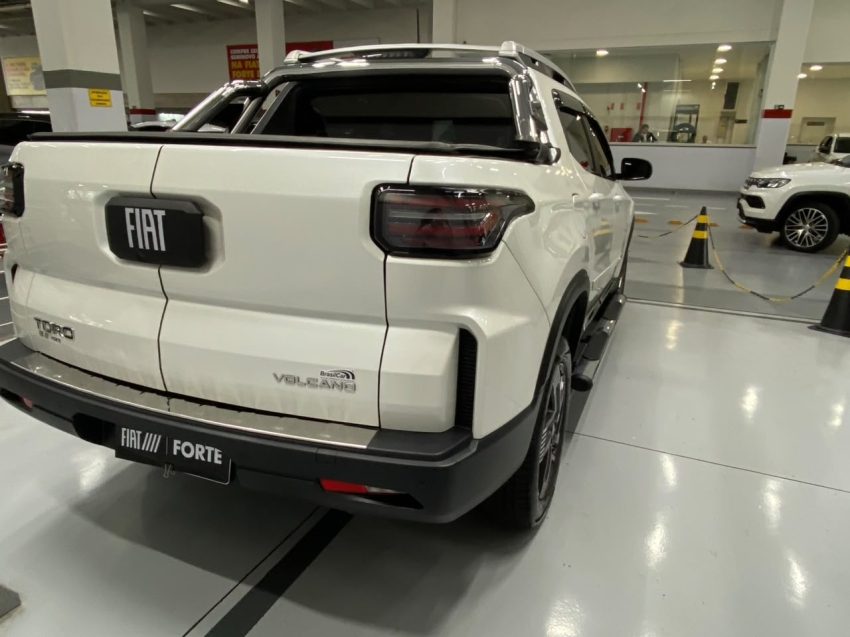 fiat toro 1.3 turbo 270 flex volcano at6 4p automatico 202613