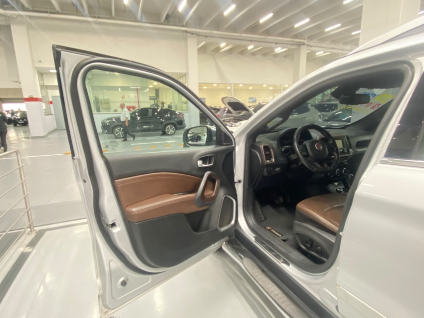 fiat toro 2.0 16v turbo diesel ranch 4wd at9 4p automatico 20199