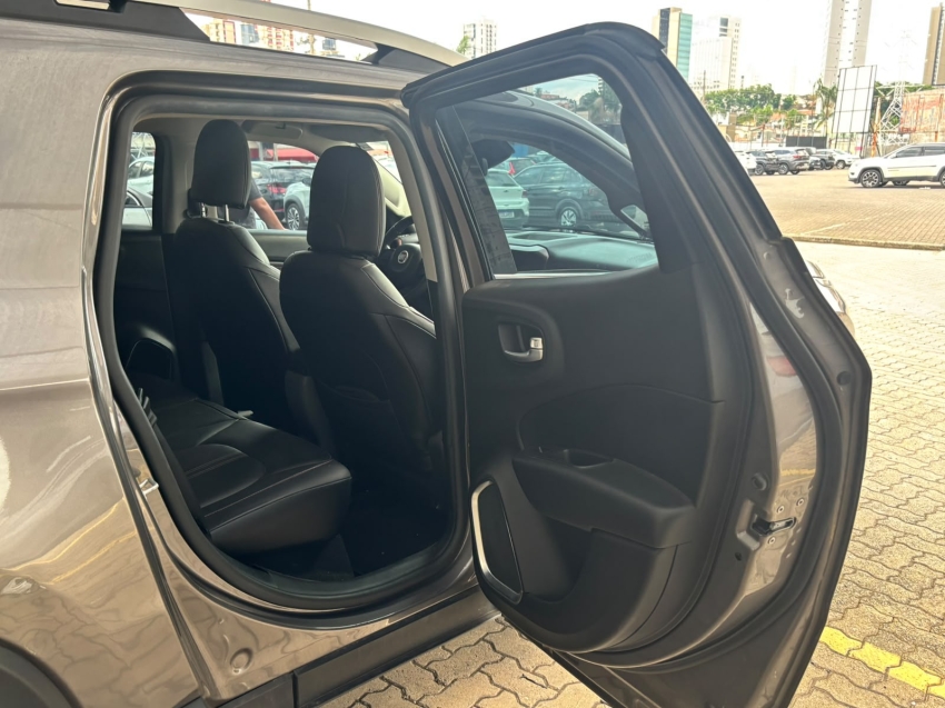 fiat toro 2.0 16v turbo diesel volcano 4wd at9 4p automatico 20219