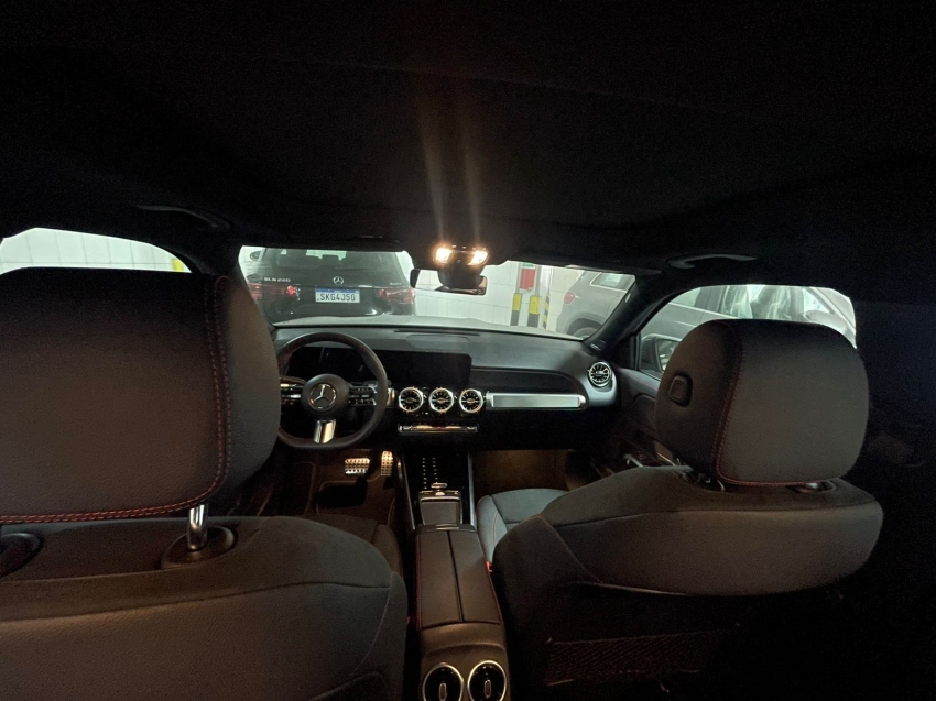 mercedes-benz glb 220 2.0 mhev amg line 4matic 8g-dct hibrido 5p automatico 2025