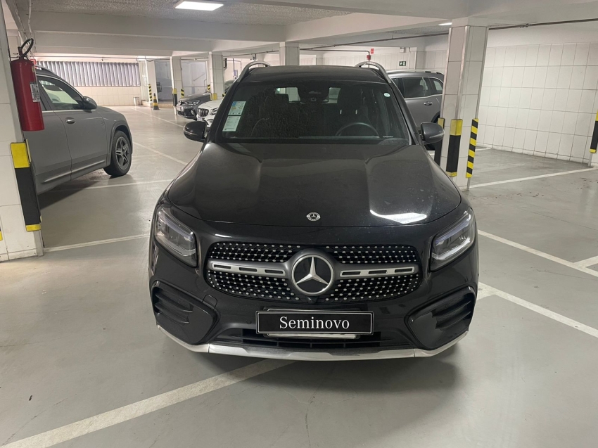 mercedes-benz glb 220 2.0 mhev amg line 4matic 8g-dct hibrido 5p automatico 2025
