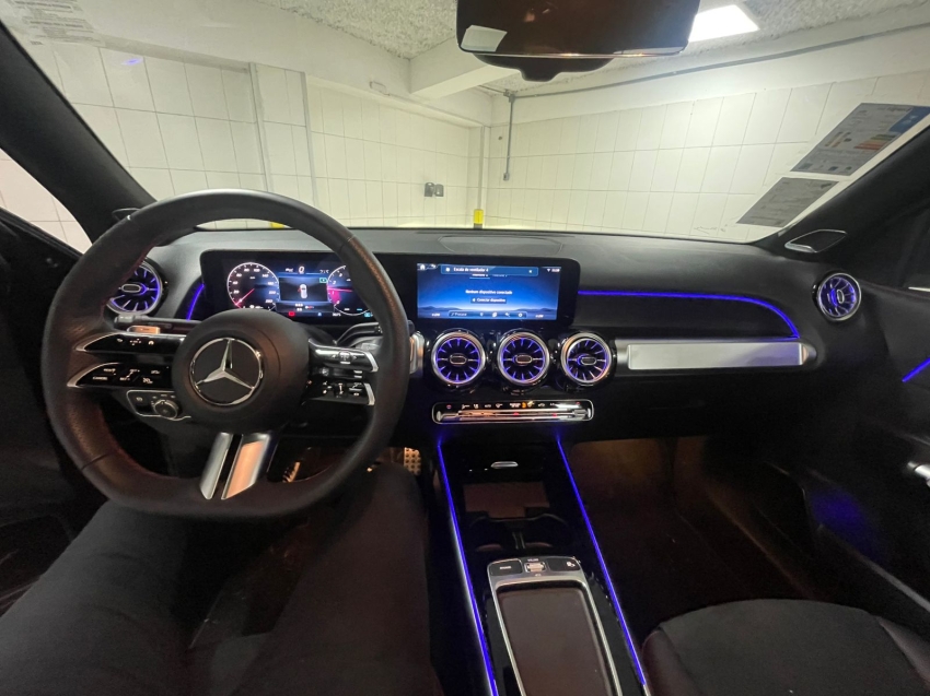 mercedes-benz glb 220 2.0 mhev amg line 4matic 8g-dct hibrido 5p automatico 2025