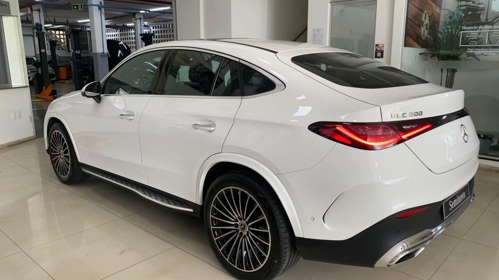mercedes-benz glc 300 2.0 mhev coupe 4matic 9g-tronic hibrido 5p automatico 2024