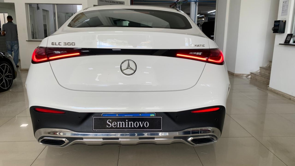 mercedes-benz glc 300 2.0 mhev coupe 4matic 9g-tronic hibrido 5p automatico 2024