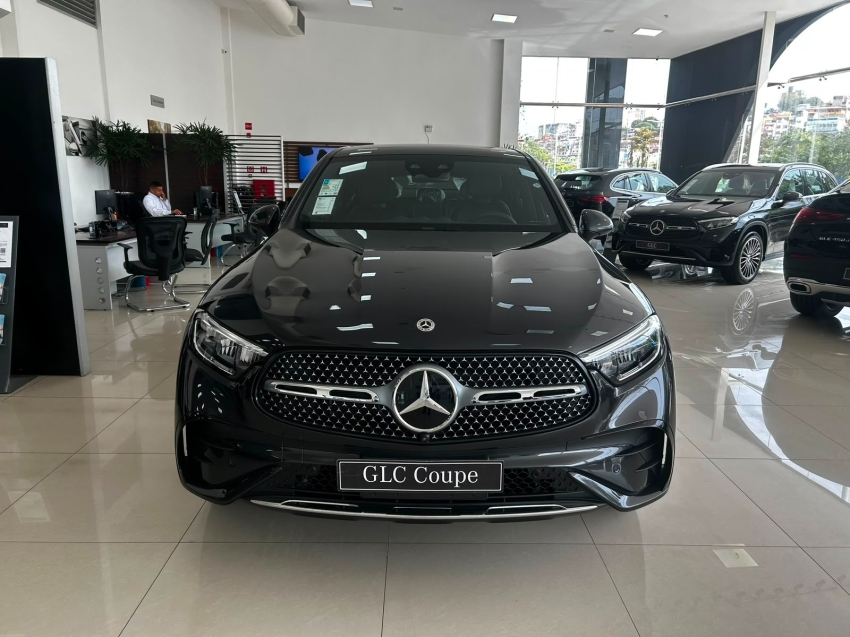 mercedes-benz glc 300 2.0 mhev amg line coupe 4matic 9g-tronic hibrido 4p automatico 2026