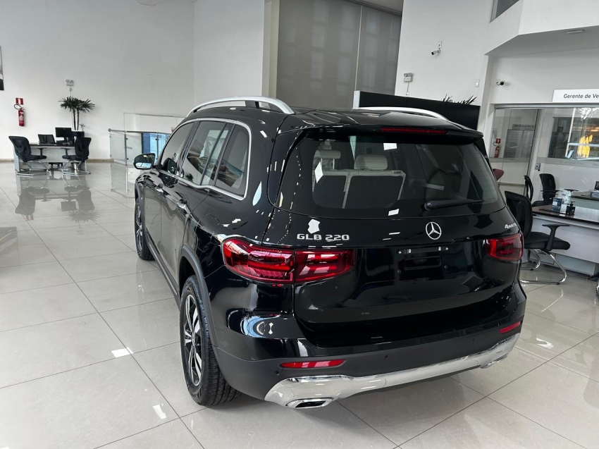 mercedes-benz glb 220 2.0 mhev progressive 4matic 8g-dct hibrido 4p automatico 20263