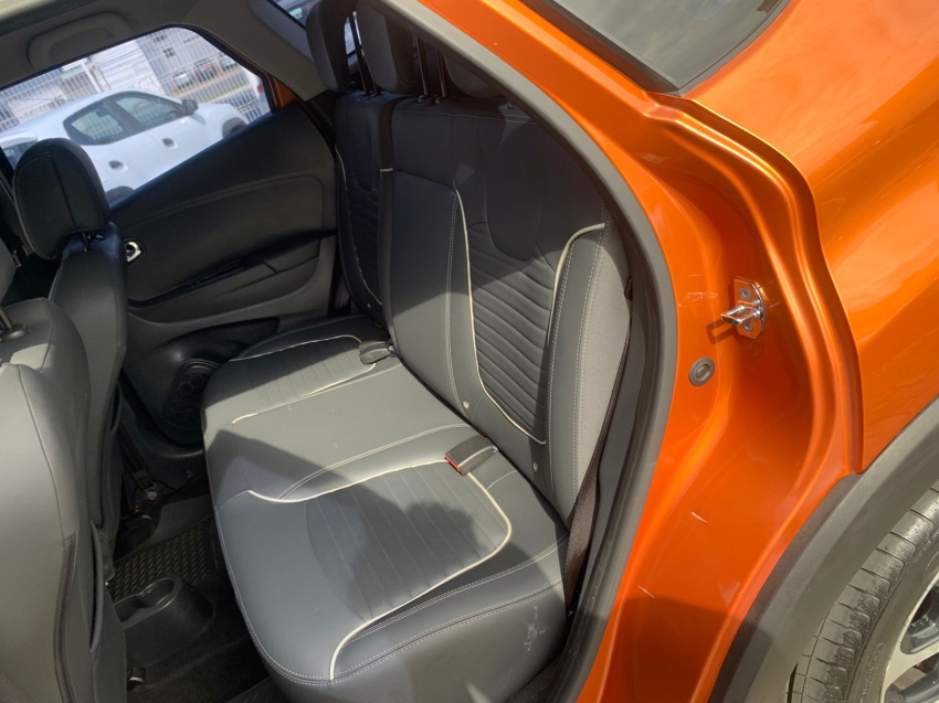 renault captur 1.6 16v sce flex intense x-tronic 5p automatico 2018