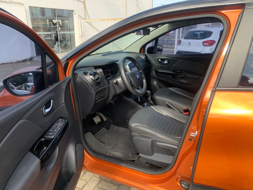 renault captur 1.6 16v sce flex intense x-tronic 5p automatico 2018