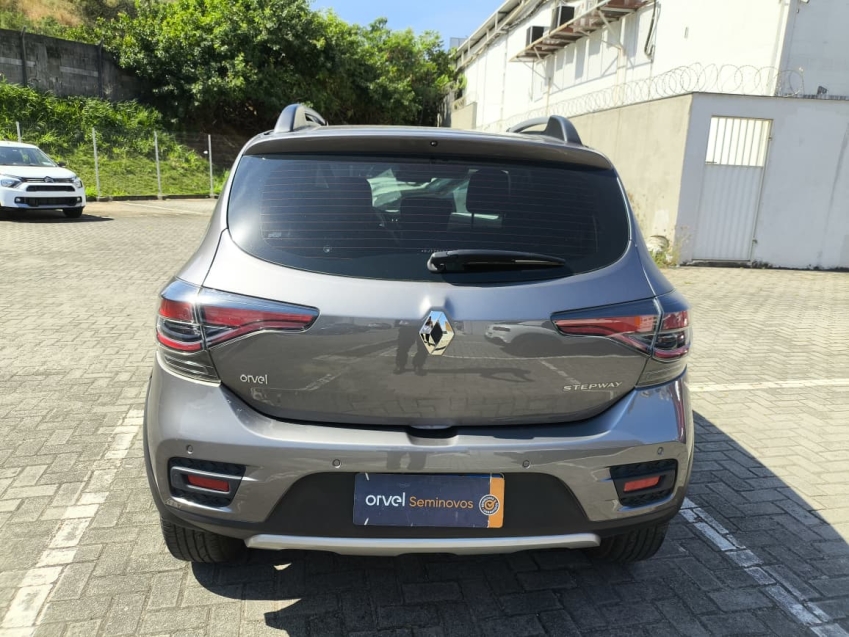 renult stepway 1.6 sce iconic x-tronic 2024