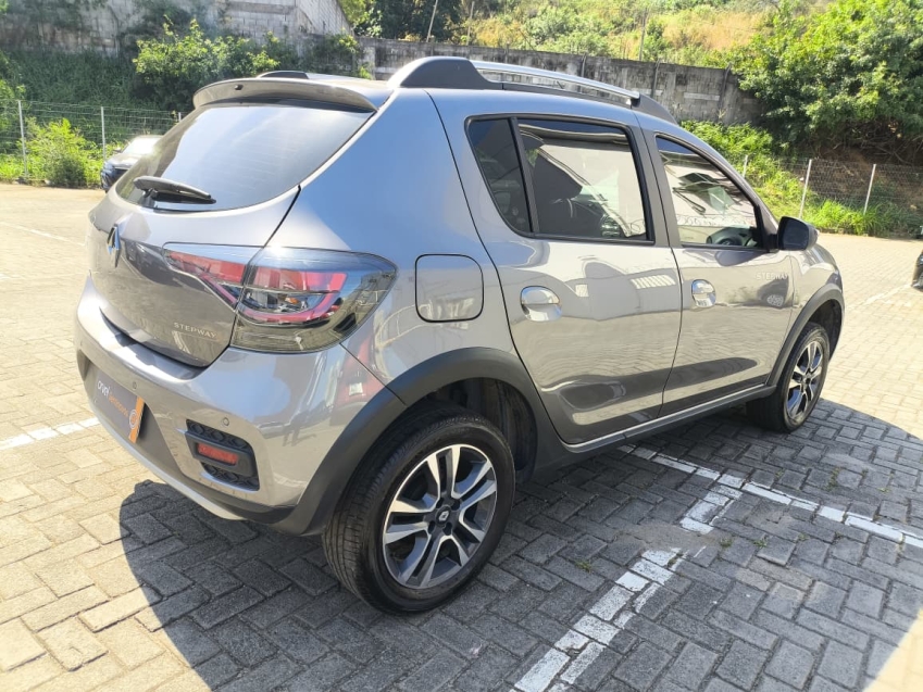 renult stepway 1.6 sce iconic x-tronic 2024
